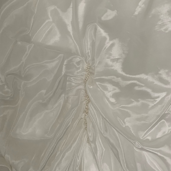 COPY - Wedding Dress - size 2 (approximately) - Picture 8 of 8